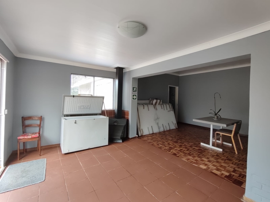 6 Bedroom Property for Sale in Flamwood North West